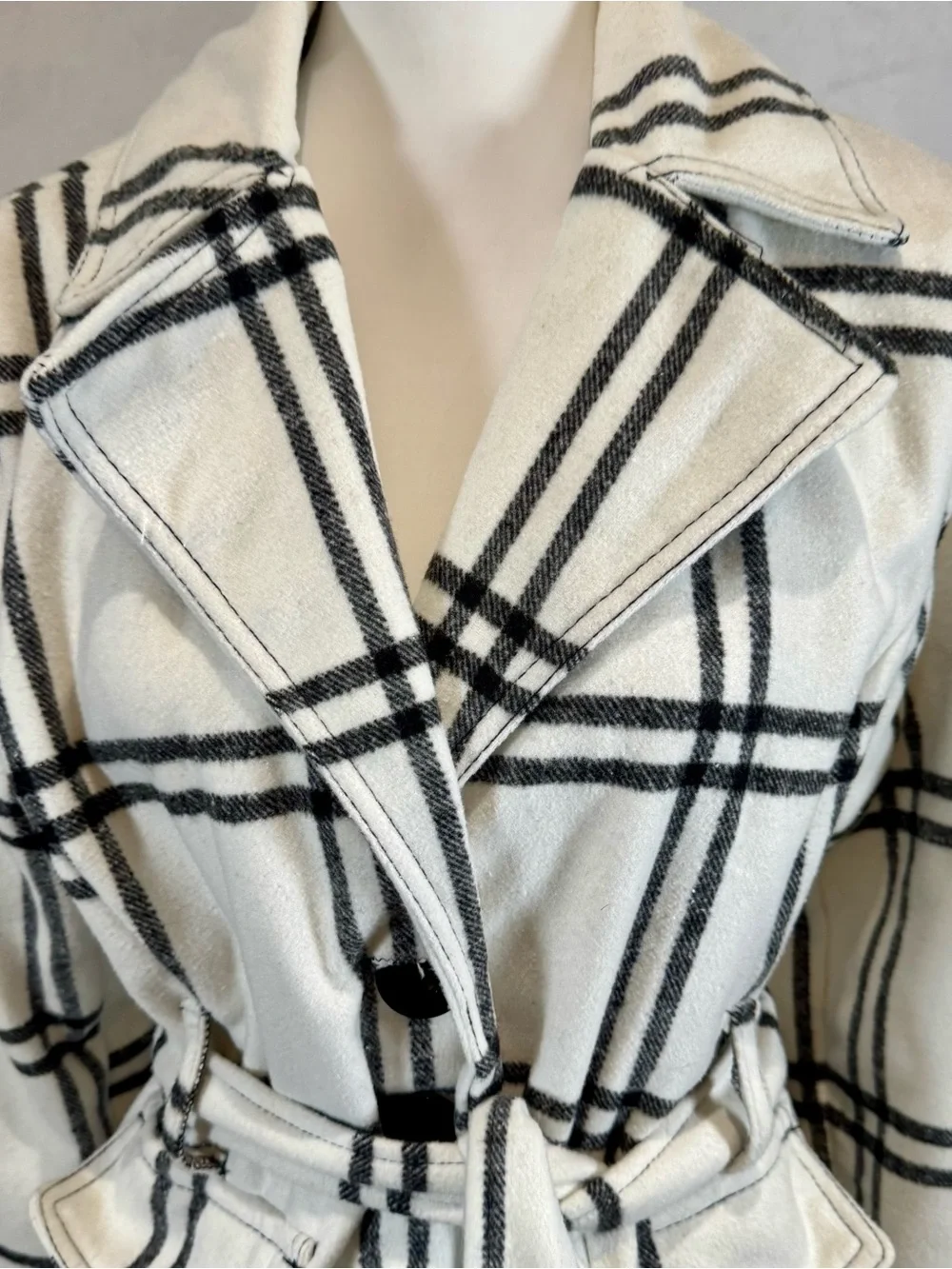Miss Ashley by 26 International black and white plaid belted coat size medium